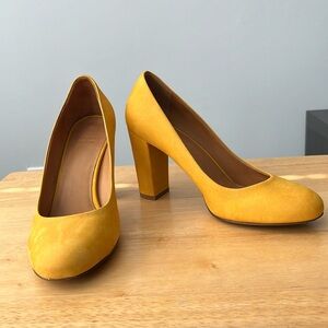 Sezane suede pumps in size 38
